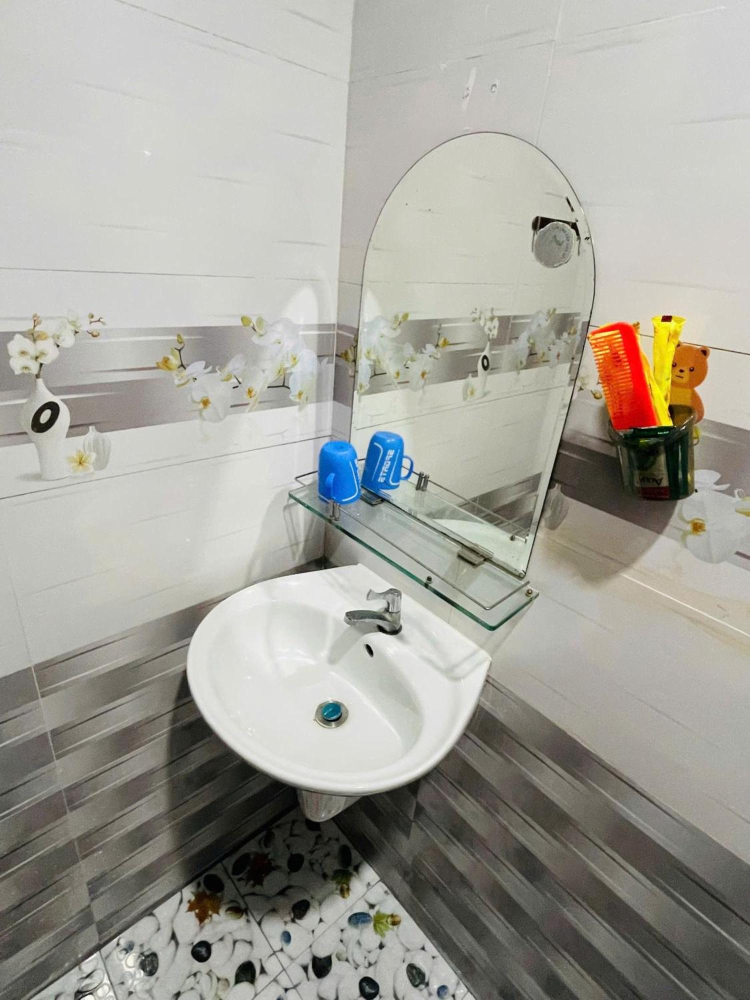 Khách sạn Nam Anh 3 *